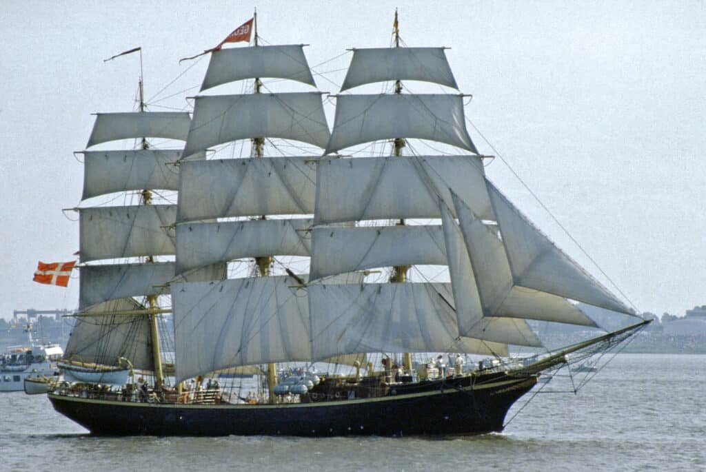 Sailboat Georg Stage