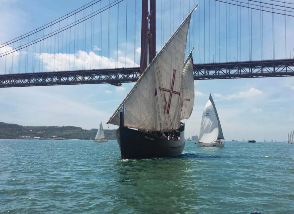 Caravel Vera Cruz near the April 25 bridge