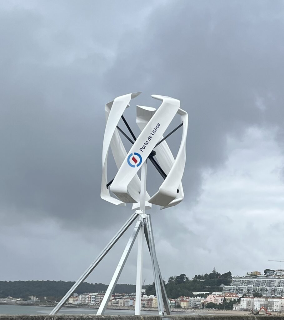 Primeira turbina eólica urbana WindCredible numa infraestrutura nacional